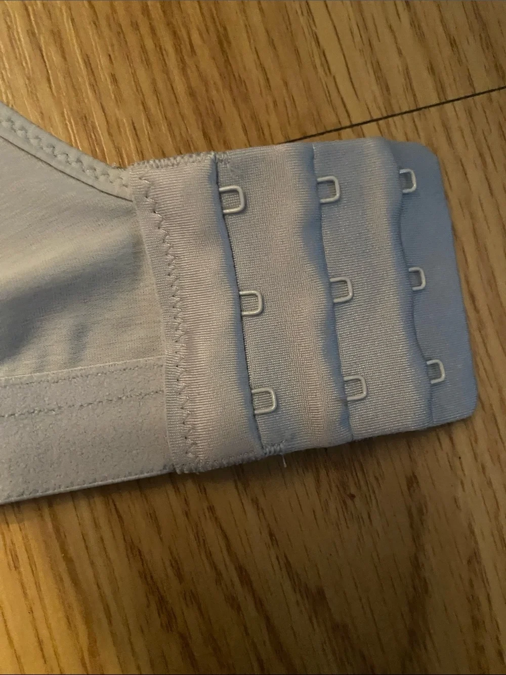 Preowned Hanes Light Gray T-Shirt Bra XL runs bigger excellent